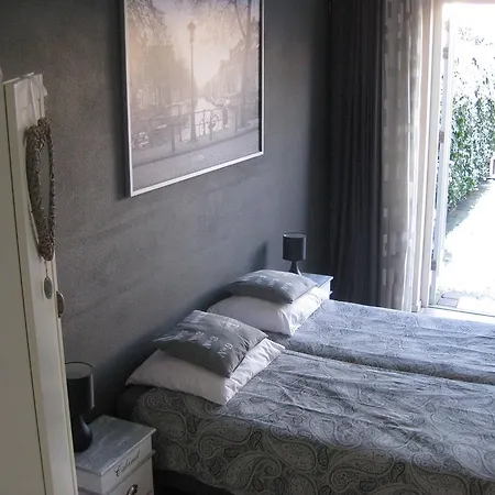 アパート クアレンタ スタジオ アムステルダム