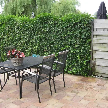 クアレンタ スタジオ アパート